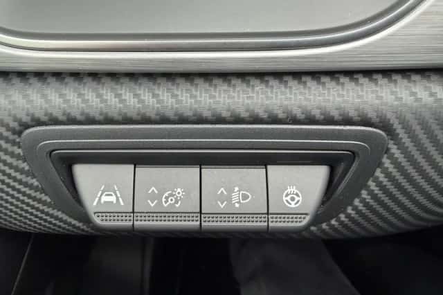 Renault Captur (2023) thumbnail 14