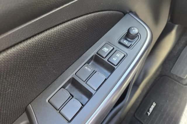 Suzuki Swift (2022) thumbnail 16