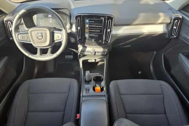 Volvo XC40 (2020) thumbnail 2