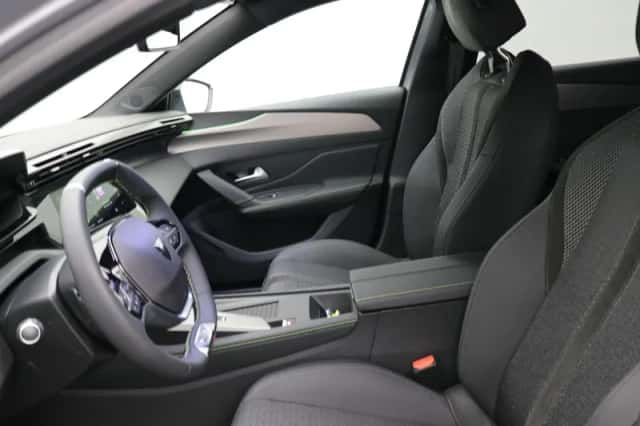 Peugeot 308 (2025) thumbnail 4