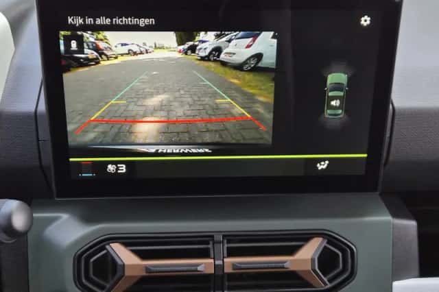 Dacia Spring (2024) thumbnail 5