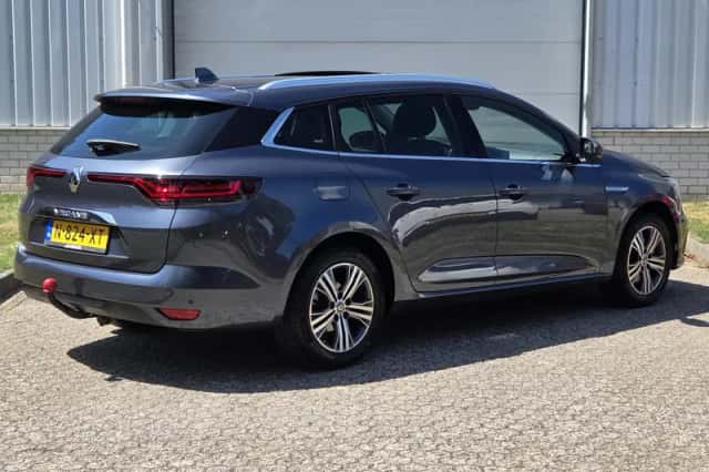 Renault Mégane (2022) thumbnail 3