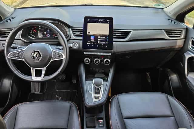 Renault Captur (2020) thumbnail 2