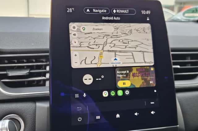 Renault Captur (2020) thumbnail 4