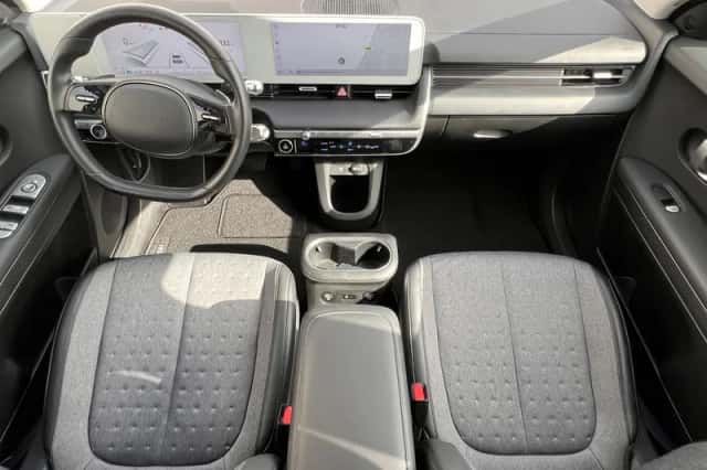 Hyundai Ioniq 5 (2023) thumbnail 2