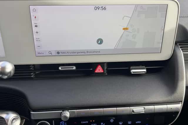 Hyundai Ioniq 5 (2023) thumbnail 4