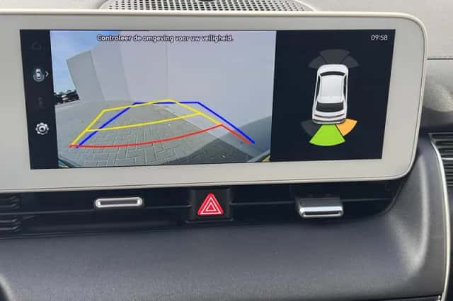 Hyundai Ioniq 5 (2023) thumbnail 5