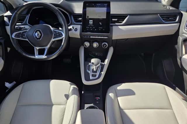 Renault Captur (2020) thumbnail 2