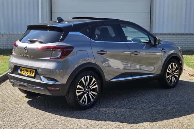 Renault Captur (2020) thumbnail 3