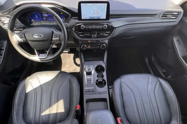 Ford Kuga (2023) thumbnail 2