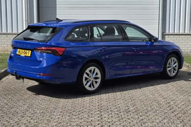 Škoda Octavia (2022) thumbnail 3
