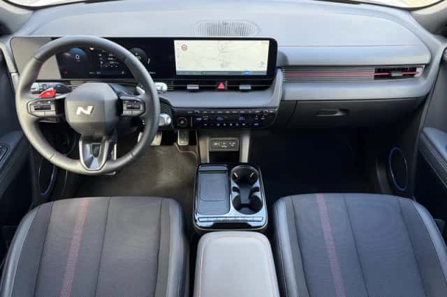 Hyundai Ioniq 5 (2025) thumbnail 2