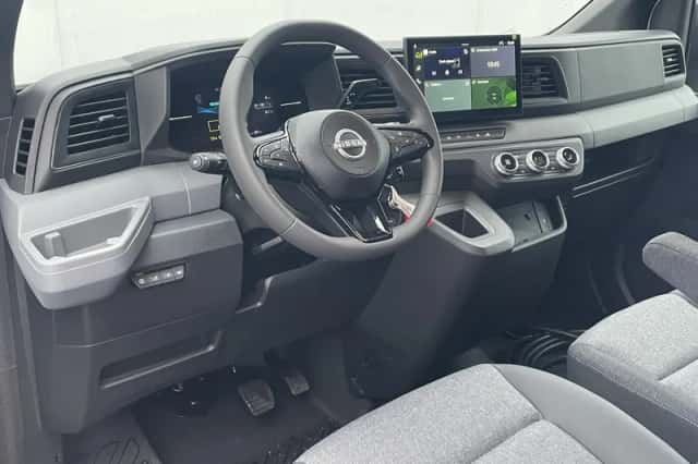 Nissan Interstar (2025) thumbnail 2