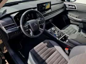 Mitsubishi Outlander (2025) thumbnail 12