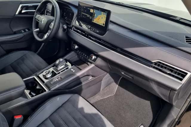 Mitsubishi Outlander (2025) thumbnail 19