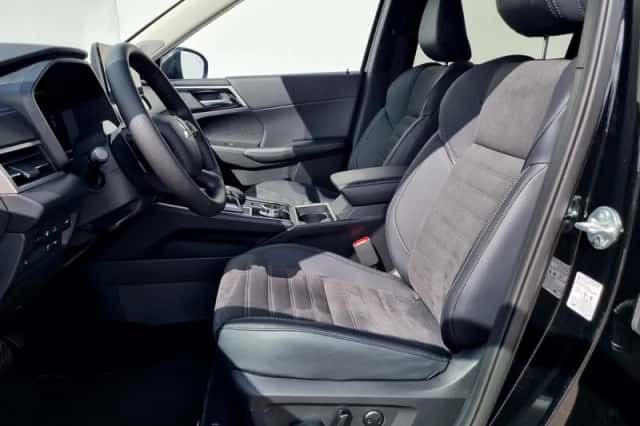 Mitsubishi Outlander (2025) thumbnail 6