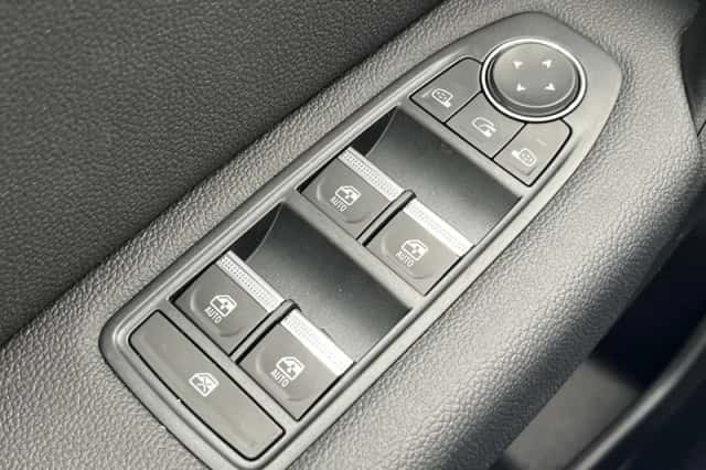 Mitsubishi ASX (2025) thumbnail 13