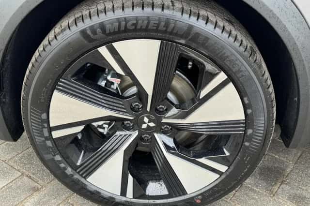 Mitsubishi Grandis (2025) thumbnail 3