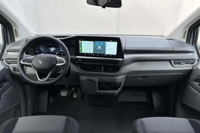 Volkswagen E-Transporter Caravelle (2025) thumbnail 2