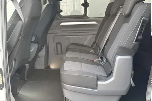 Volkswagen E-Transporter Caravelle (2025) thumbnail 12