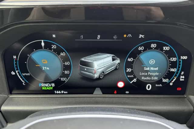Volkswagen E-Transporter Caravelle (2025) thumbnail 17