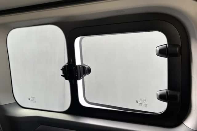 Volkswagen E-Transporter Caravelle (2025) thumbnail 36