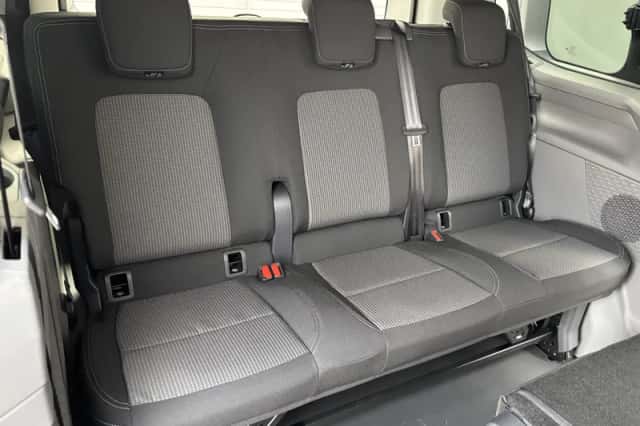 Volkswagen E-Transporter Caravelle (2025) thumbnail 37