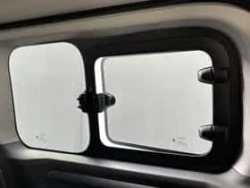 Volkswagen E-Transporter Caravelle (2025) thumbnail 39