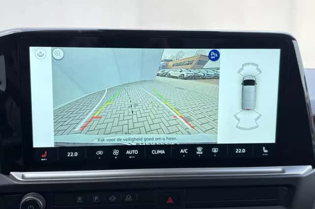 Volkswagen E-Transporter Caravelle (2025) thumbnail 5