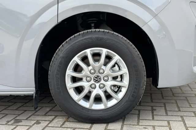 Volkswagen E-Transporter Caravelle (2025) thumbnail 52