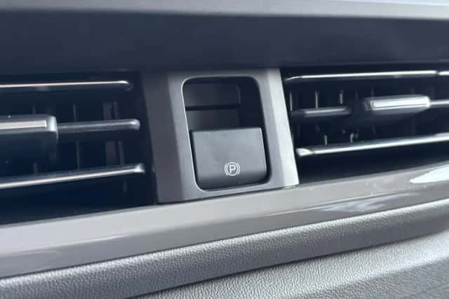 Volkswagen E-Transporter Caravelle (2025) thumbnail 59