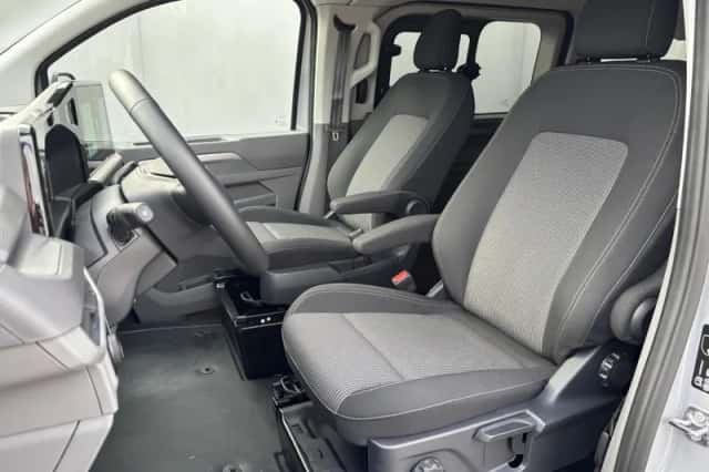 Volkswagen E-Transporter Caravelle (2025) thumbnail 8