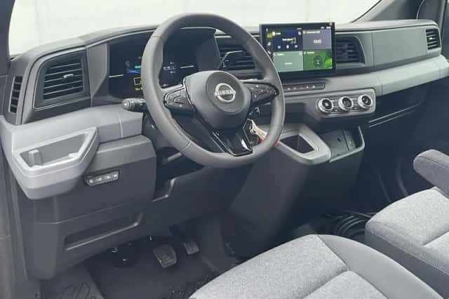 Nissan Interstar (2026) thumbnail 2