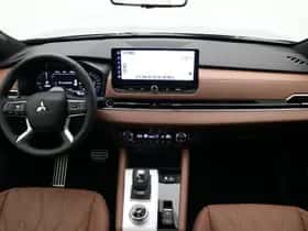 Mitsubishi Outlander (2026) thumbnail 4