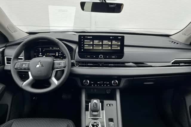 Mitsubishi Outlander (2026) thumbnail 3