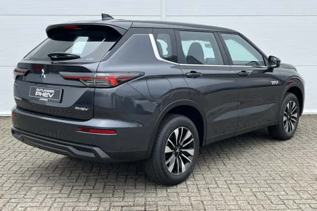 Mitsubishi Outlander (2026) thumbnail 4