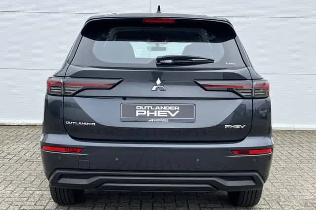 Mitsubishi Outlander (2026) thumbnail 32