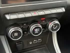 Renault Captur (2023) thumbnail 16