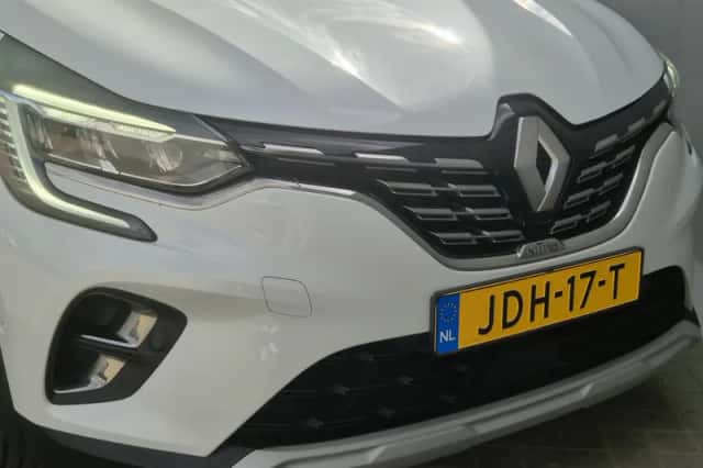Renault Captur (2022) thumbnail 32
