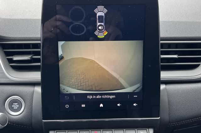 Renault Captur (2021) thumbnail 5