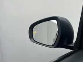 Suzuki Vitara (2020) thumbnail 7