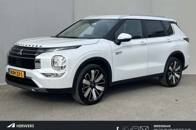 Mitsubishi Outlander (2025) thumbnail 1