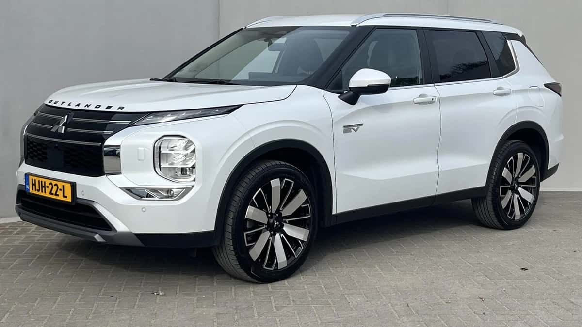 Mitsubishi Outlander (2025) — foto 1
