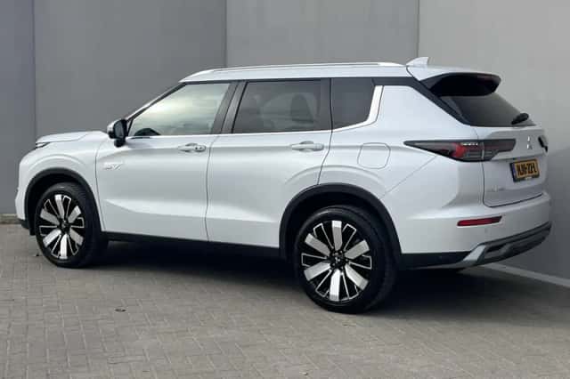Mitsubishi Outlander (2025) thumbnail 16
