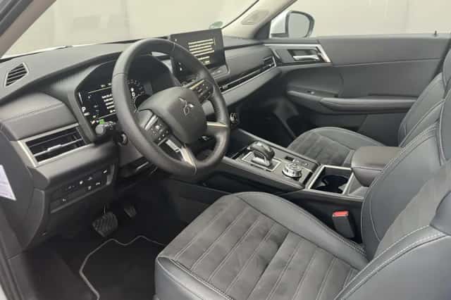 Mitsubishi Outlander (2025) thumbnail 19