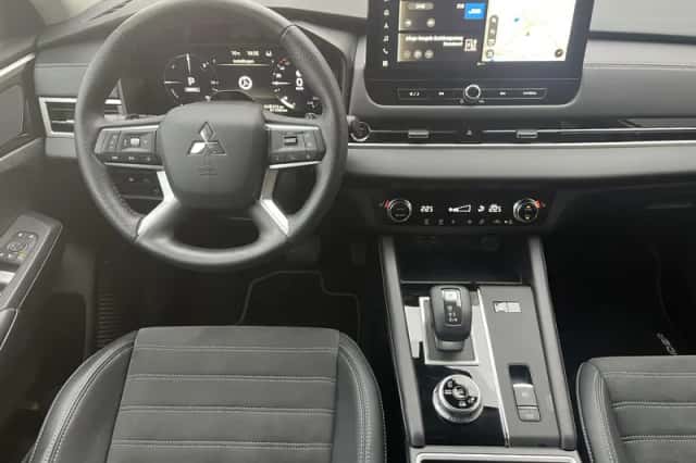 Mitsubishi Outlander (2025) thumbnail 28