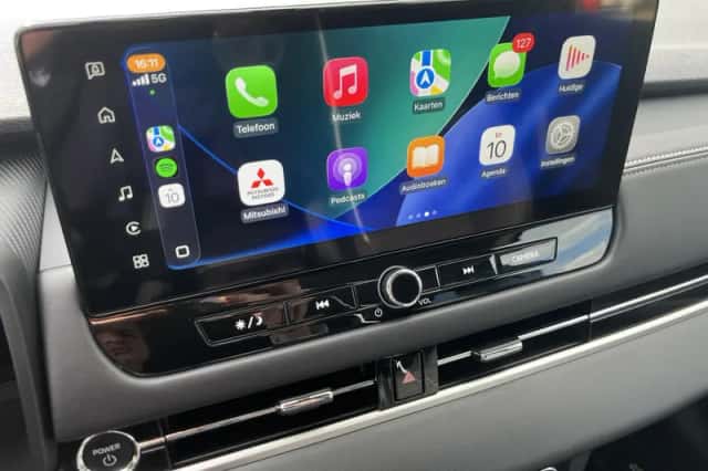 Mitsubishi Outlander (2025) thumbnail 4