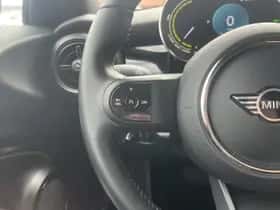 MINI Electric (2022) thumbnail 36