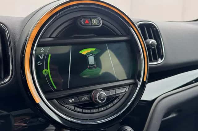 MINI Countryman (2017) thumbnail 24