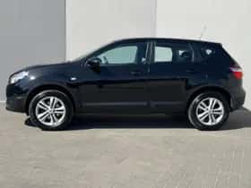 Nissan Qashqai (2010) thumbnail 12
